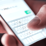 Simulador virtual imita como humanos digitam no celular; confira a sua utilidade!