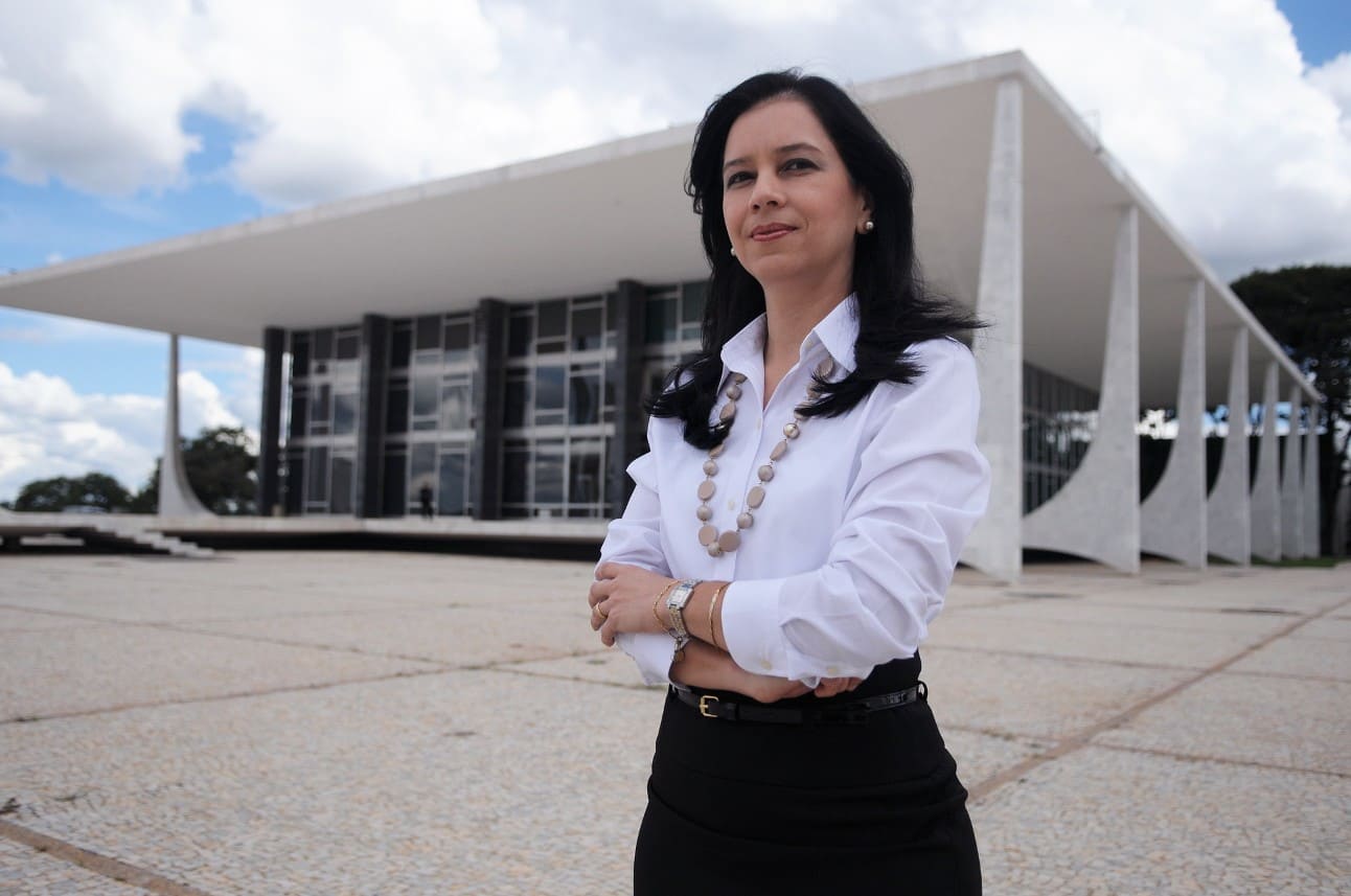 Grace Mendonça assume presidência do Conselho Jurídico da CNI
