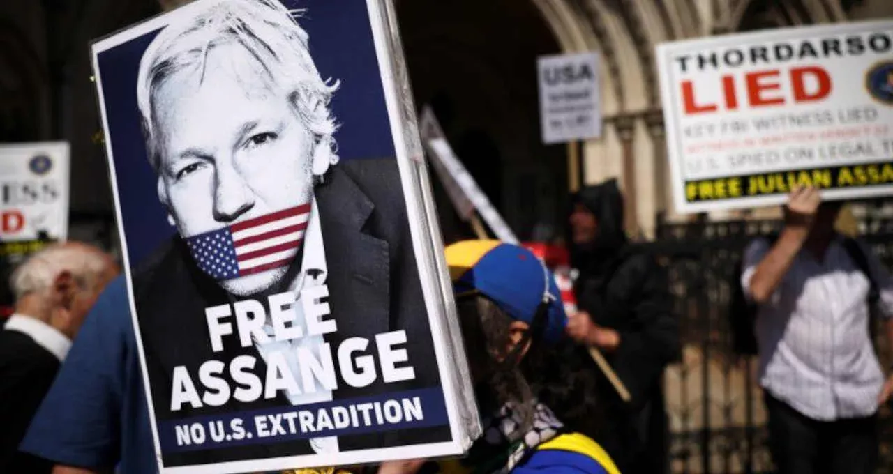 Justiça de Londres decide que Assange pode contestar extradição aos EUA