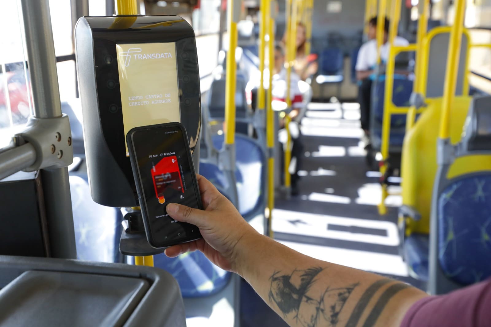 Justiça limita suspensão do pagamento em dinheiro nos ônibus do DF