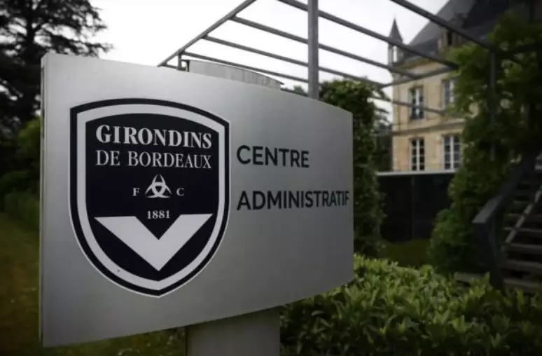 Clube tradicional da França anuncia abandono do futebol profissional