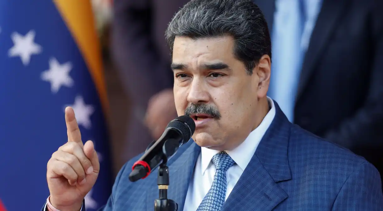 Órgão eleitoral da Venezuela anuncia que Maduro é reeleito presidente