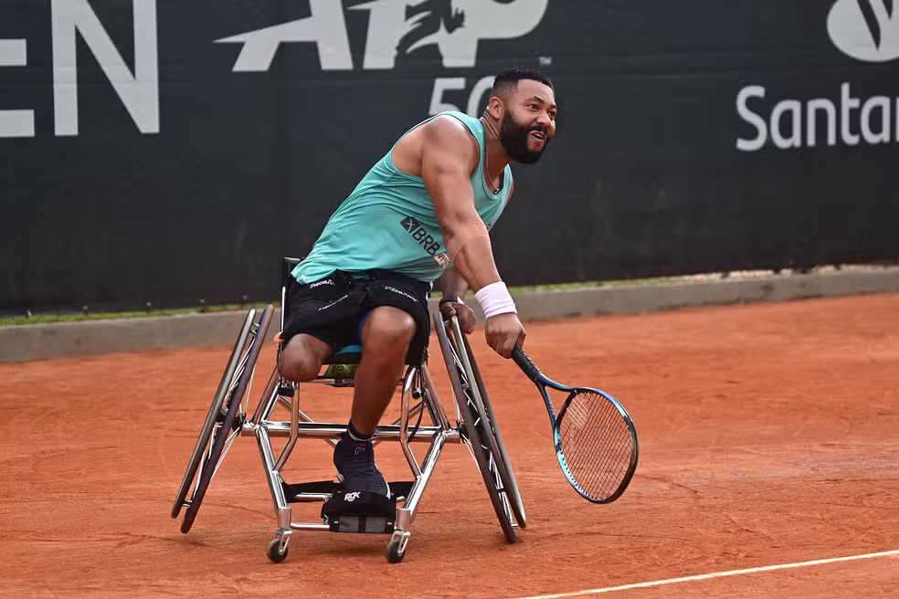 Maior delegação brasileira participa dos Jogos Paralímpicos na França