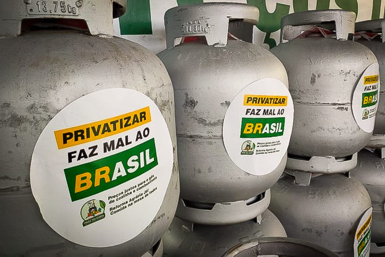 Gás natural ficará 1,41% mais barato em novembro, diz Petrobras