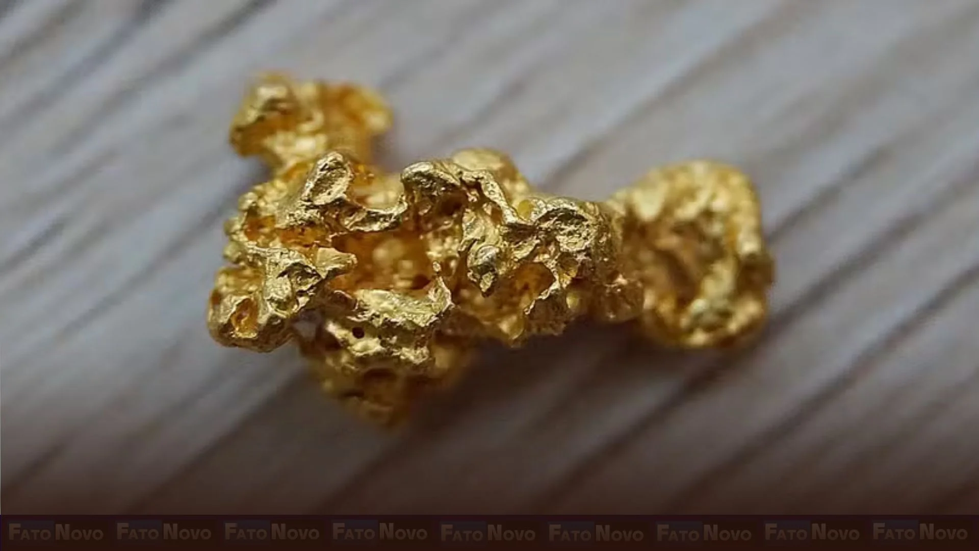 Cientistas descobrem modo inédito de transformar prata em ouro; entenda