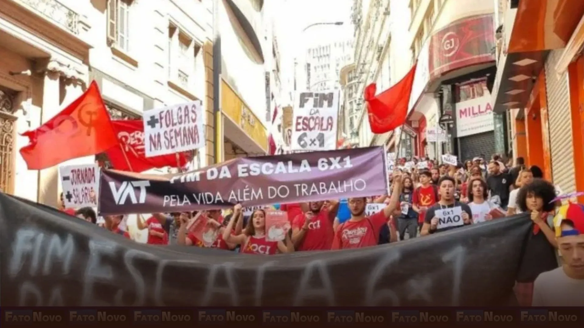 Trabalhadores e movimentos populares fazem ato pelo fim da escala 6×1 nesta sexta (15), em BH
