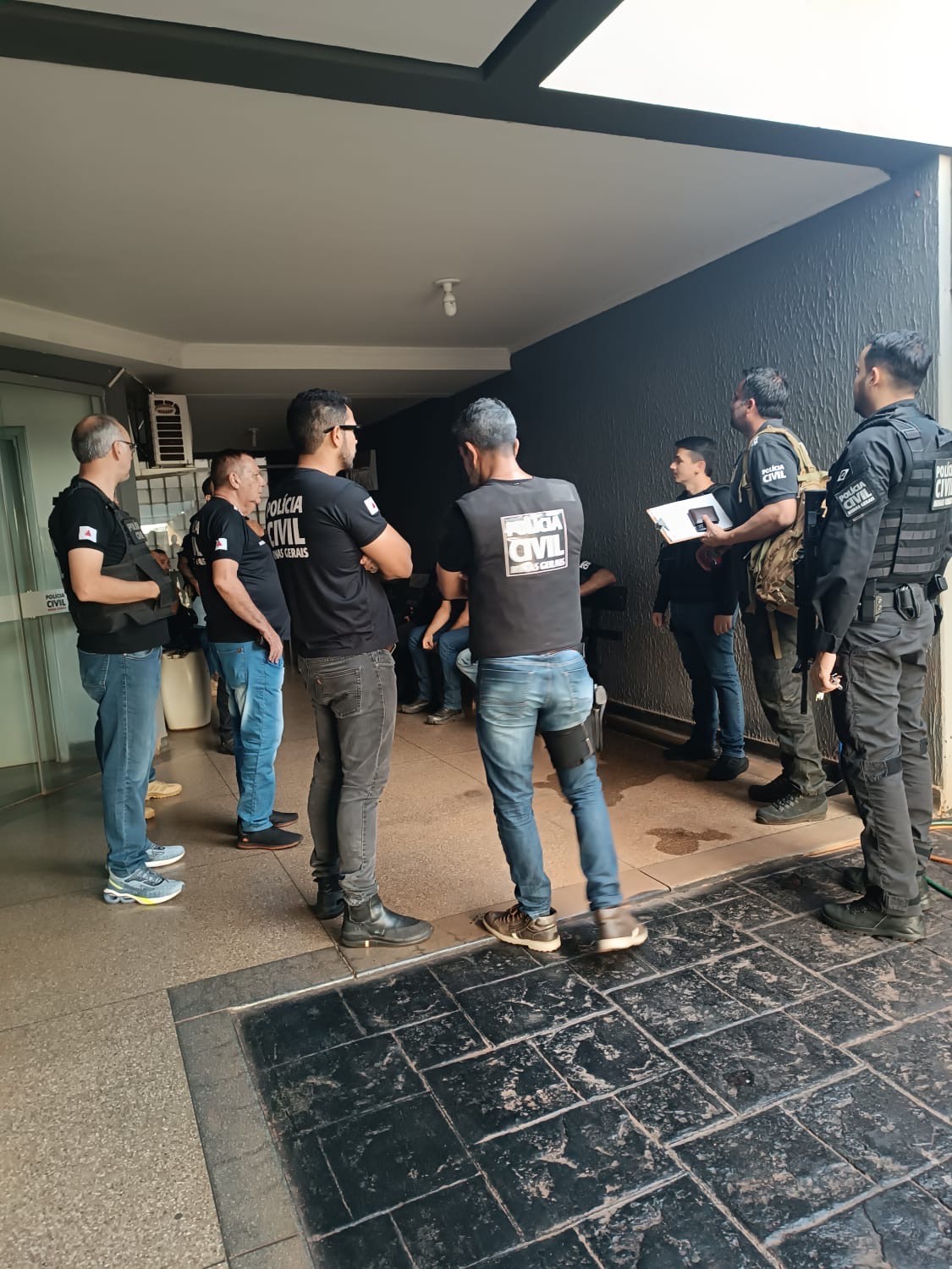 Ituiutaba: PCMG realiza operações contra crimes financeiros e tráfico