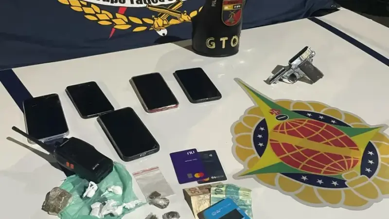 PMDF prende mulher por corrupção de menores, apreensão de arma de fogo e porte ilegal de drogas no Gama