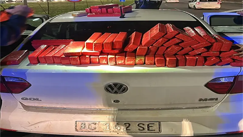 PMDF prende casal de paraguaios com grande quantidade de drogas durante bloqueio no Recanto das Emas