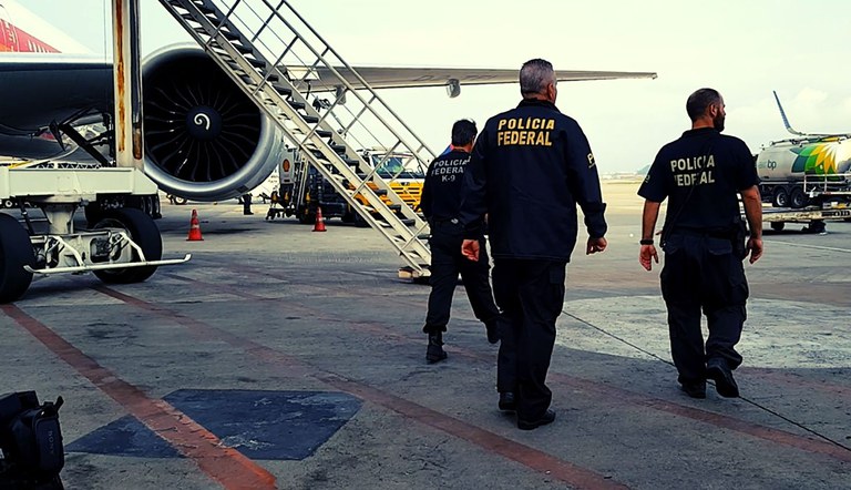PF prende passageiros tentando embarcar com droga para a Suíça e Nigéria