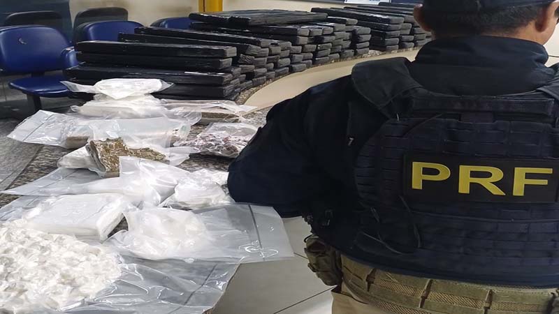 PRF flagra dupla com carga de maconha e cocaína na BR-101