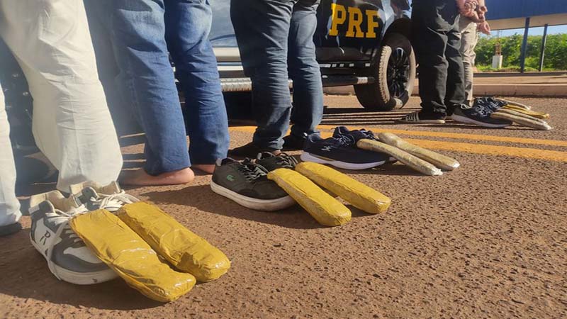 PRF apreende cocaína escondida em sapatos em Terenos (MS)