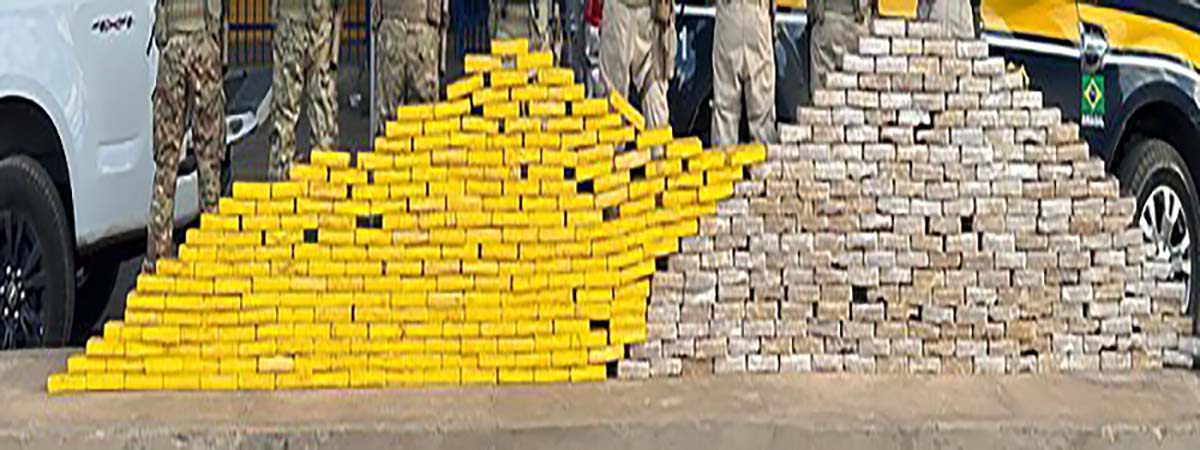 Em Barreiras (BA), PRF apreende quase meia tonelada de cocaína após fuga de motorista