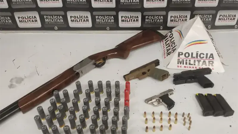 PMMG Divinópolis – Autor de violência doméstica é preso com quatro armas de fogo e diversas munições