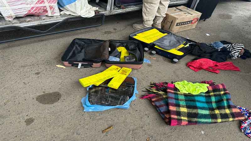 PRF intercepta passageira com 24 kg de drogas na BR-116 em Feira de Santana (BA)