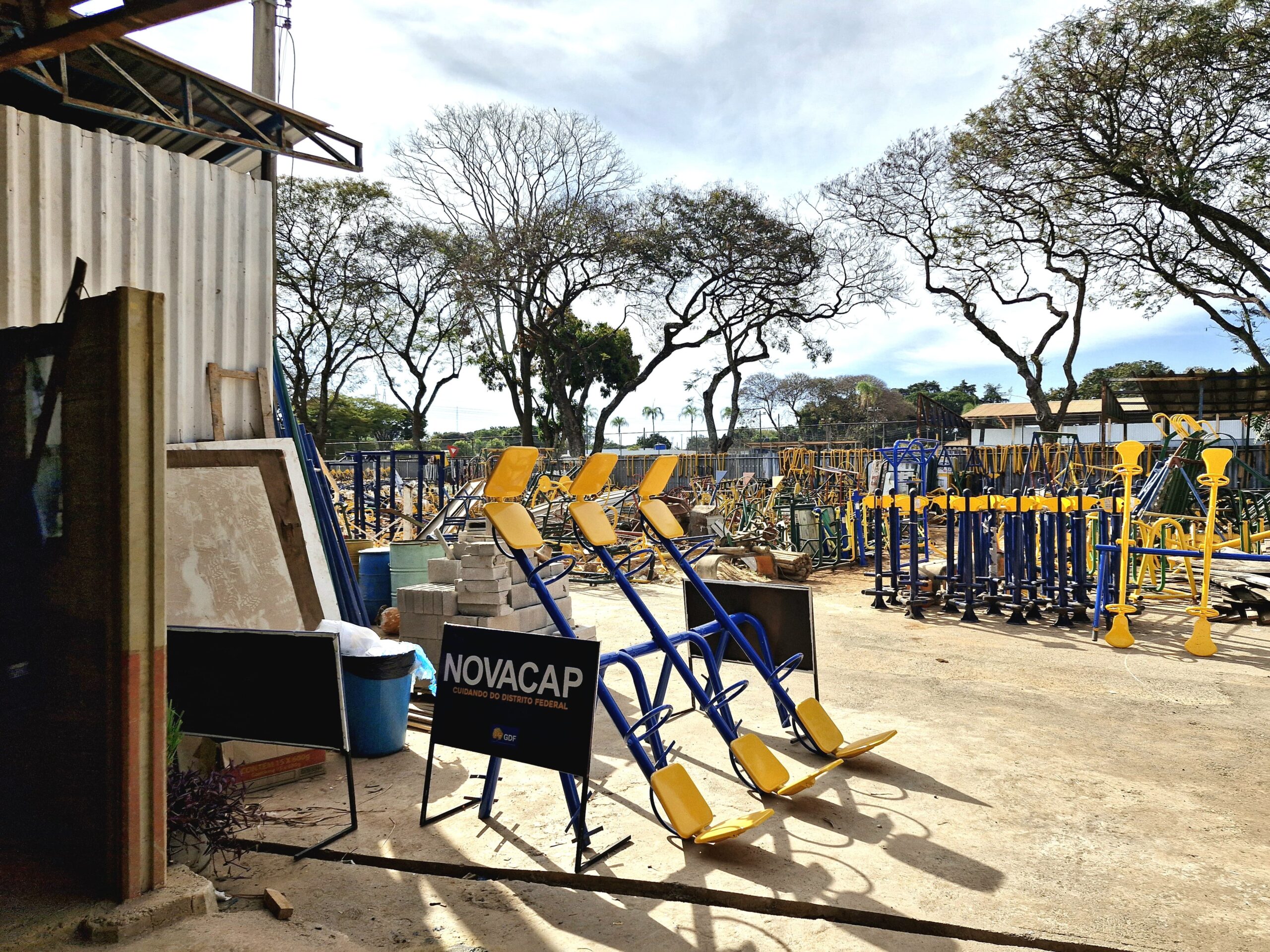 PECs e parquinhos danificados voltam a ganhar vida no DF