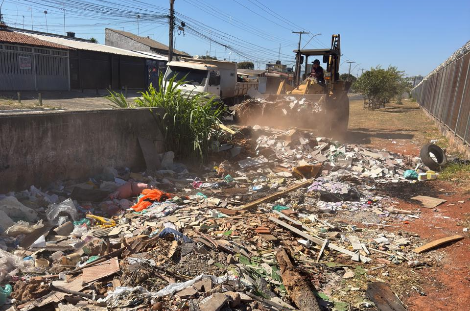 Mutirão de limpeza retira 26 toneladas de entulho de Ceilândia