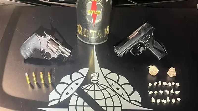 Polícia Militar prende homem por porte ilegal de arma de fogo e tráfico de drogas em Taguatinga