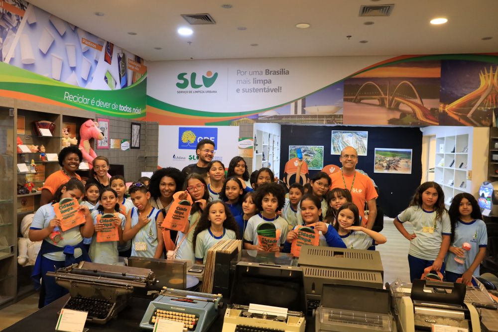 Estudantes de Ceilândia visitam Museu do SLU