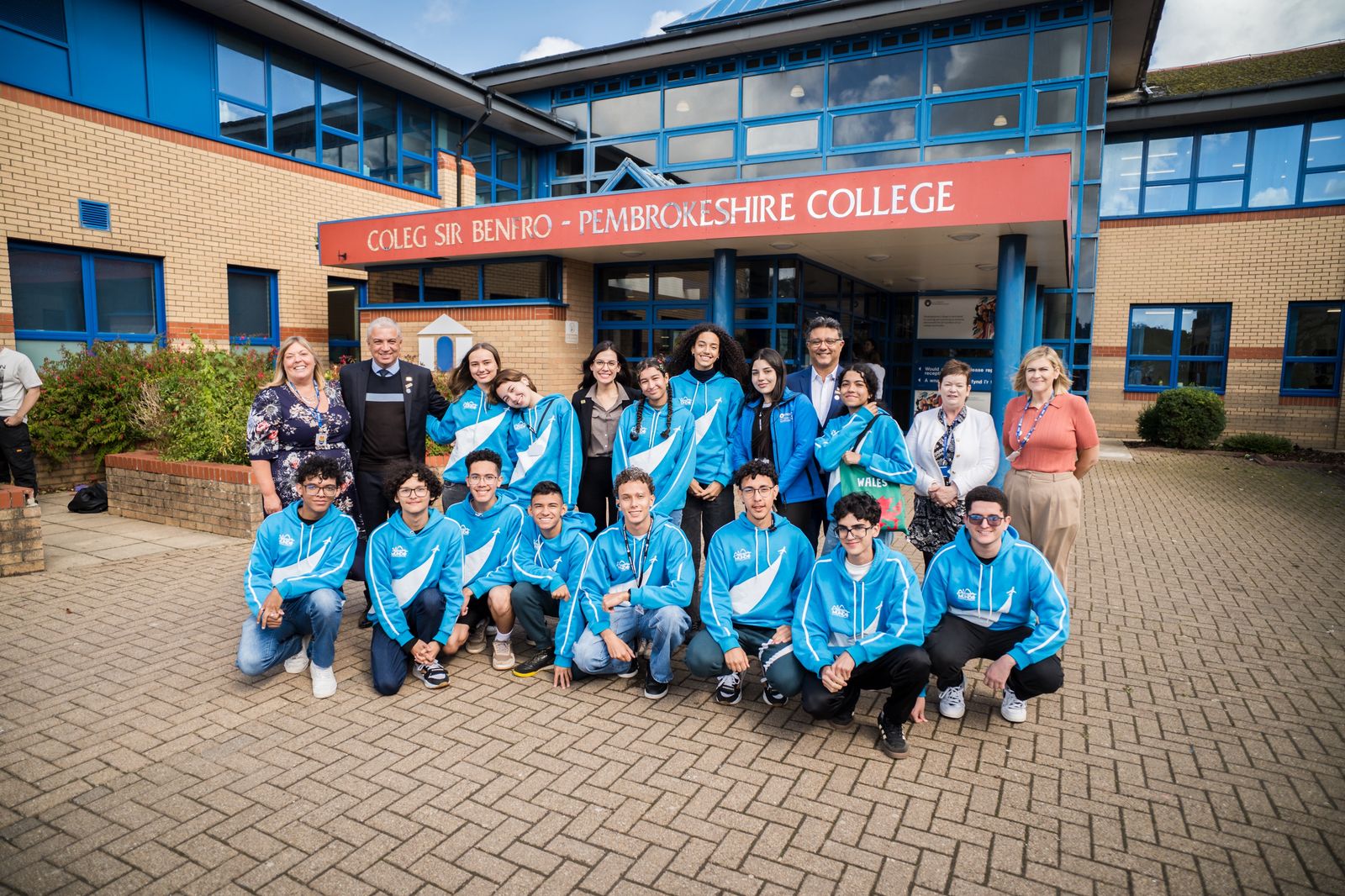 No País de Gales, intercambistas do Pontes para o Mundo estabelecem rotina de estudos para o PAS
