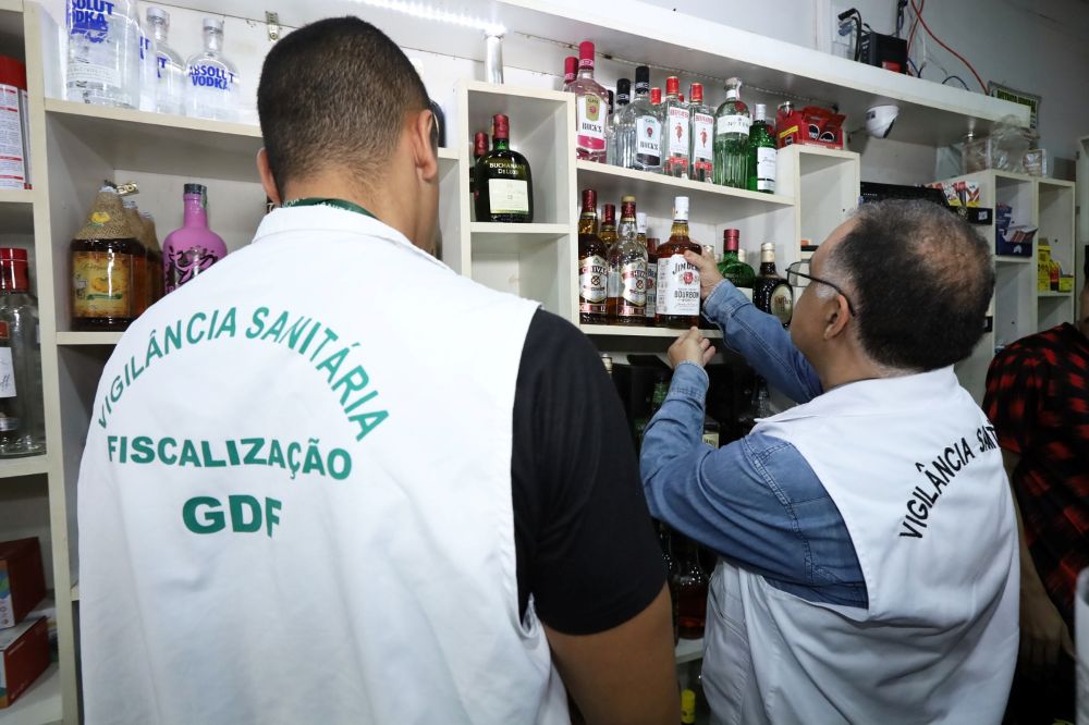 Vigilância Sanitária autua estabelecimentos em Sobradinho