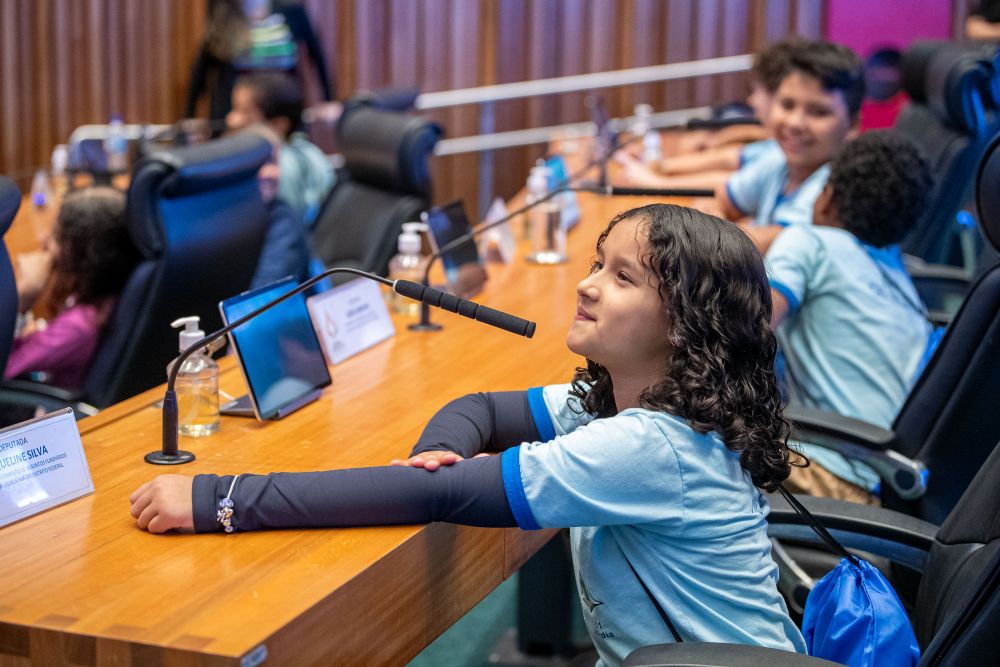 Programa Conhecendo o Parlamento ultrapassa a marca de 100 edições em 2025