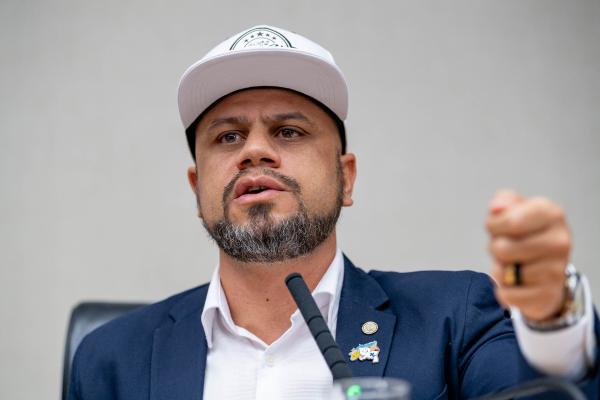 Projeto que institui política de combate ao racismo obstétrico é aprovado em comissão