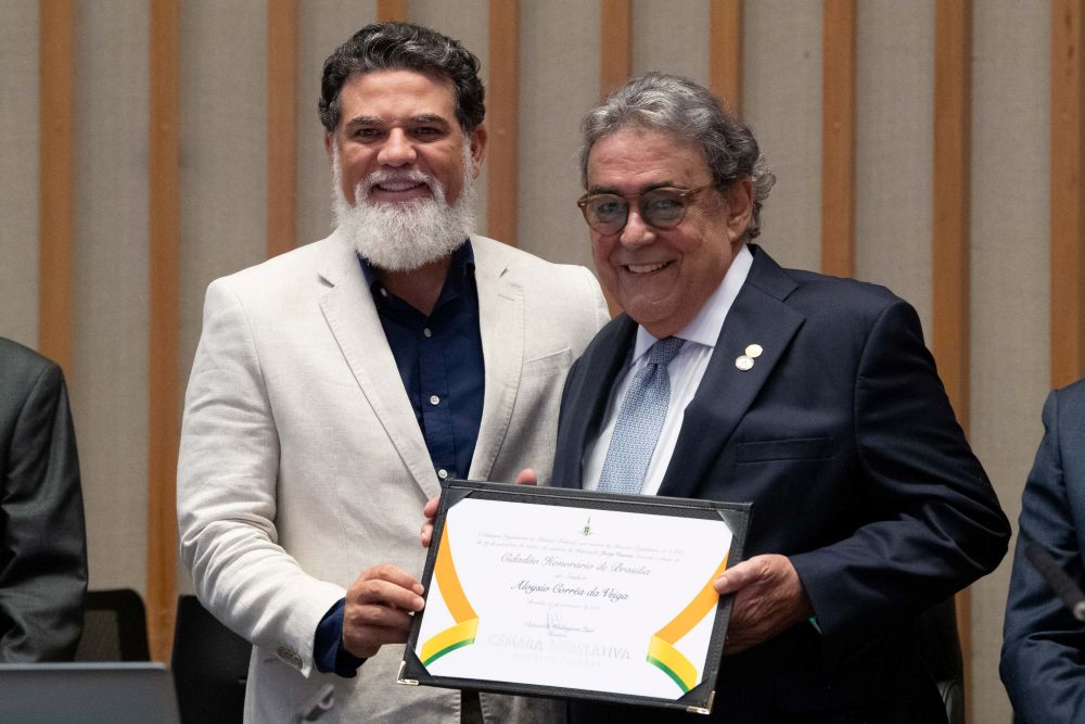 Jurista Aloysio Corrêa da Veiga recebe o título de Cidadão Honorário de Brasília