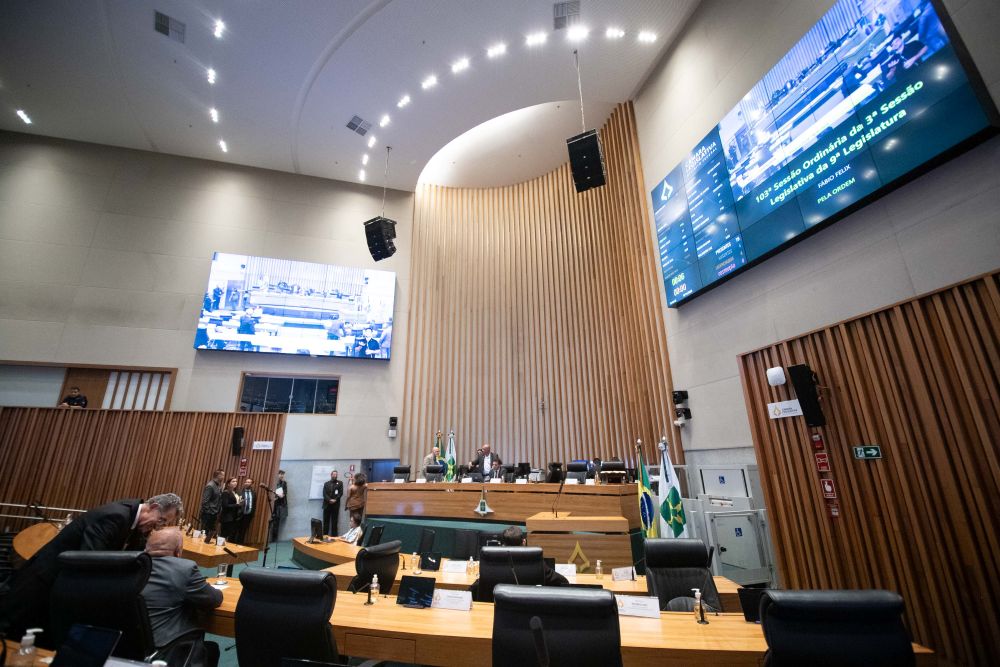 Operação da Polícia Federal contra BRB e Banco Master repercute em plenário