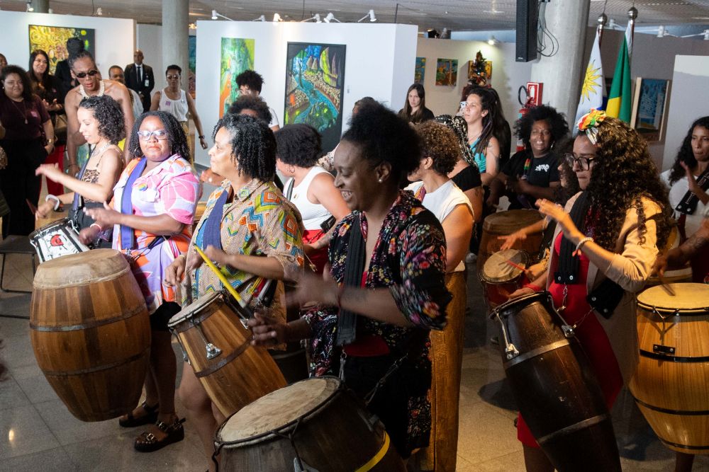 Em cartaz na CLDF, “Aquilombadas” celebra a arte e a resistência das mulheres afro-uruguaias