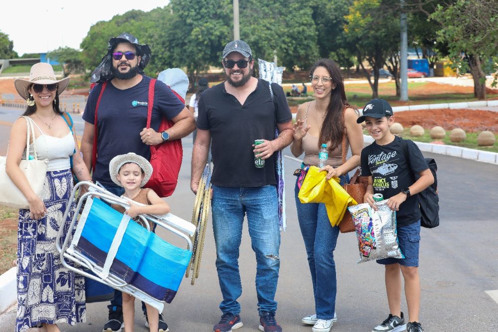 Famílias se entusiasmam no retorno do automobilismo ao Autódromo de Brasília