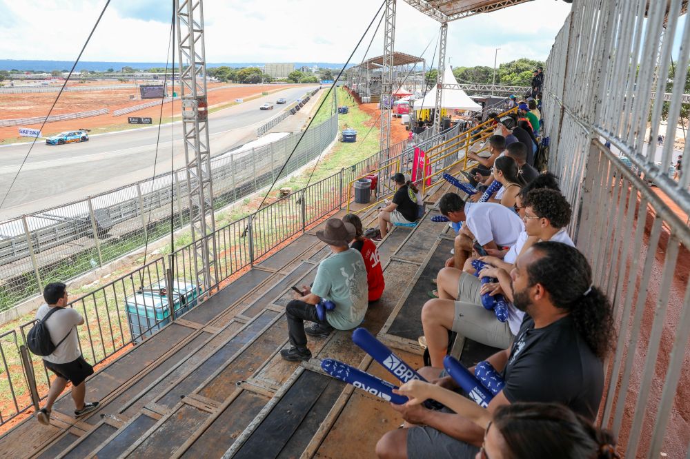 Final do GP BRB de Stock Car movimenta o domingo no Autódromo