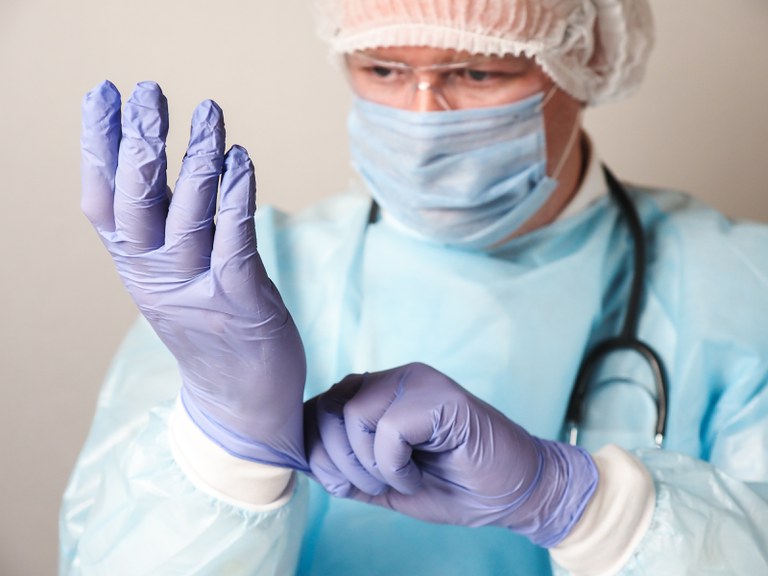 Projeto de lei garante materiais de proteção a monitores e educadores sociais voluntários