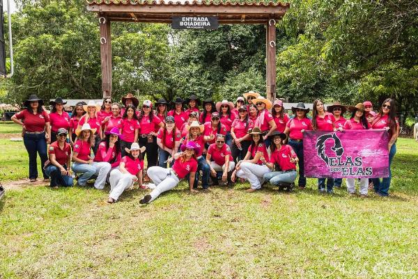 CLDF homenageia participantes da Cavalgada Elas Por Elas