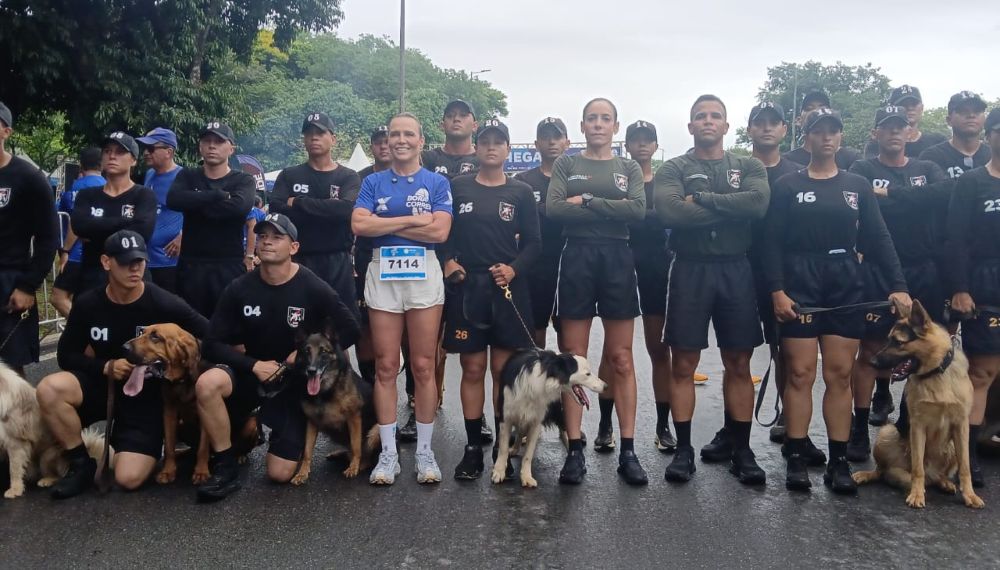 Com tropa do BPCães, PMDF participa de corrida de rua