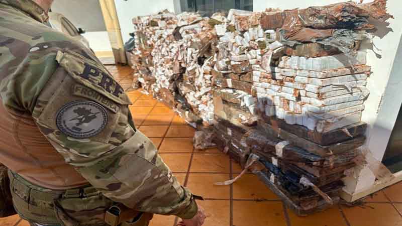 PRF apreende mais de uma tonelada de maconha em Toledo (PR)