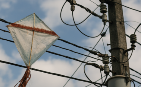 Ocorrências com pipas na rede elétrica sobem 14% e afetam fornecimento de energia no DF