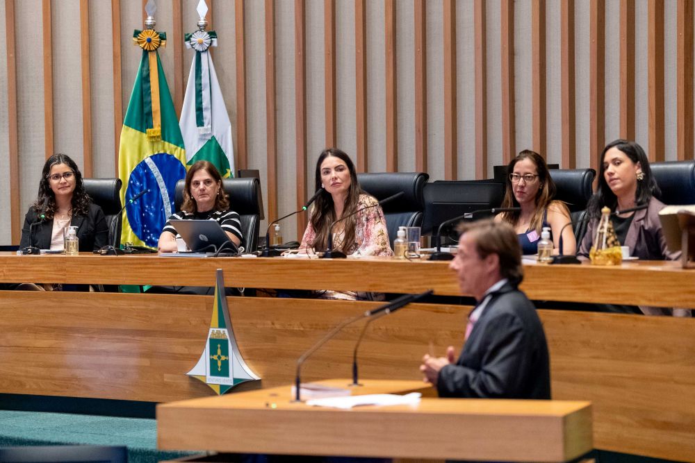 Proteção das crianças na internet é responsabilidade compartilhada, pregam especialistas