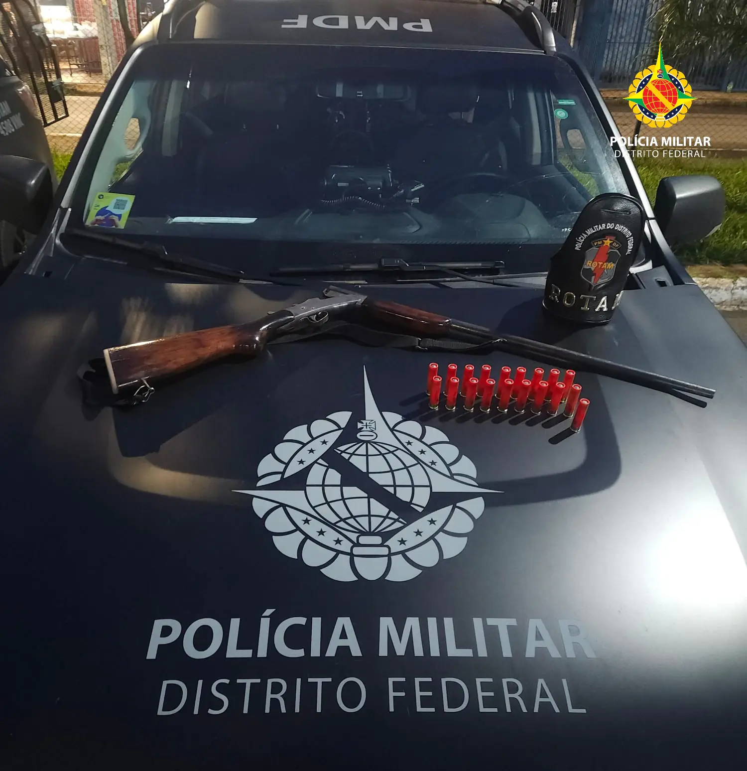 Denúncia anônima leva ROTAM a apreender arma de fogo em posto de combustível no DF