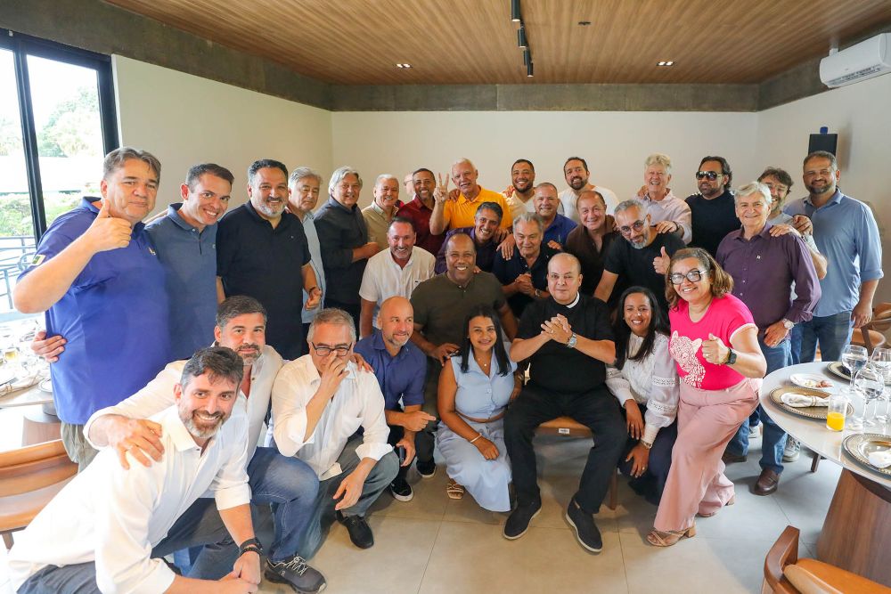 Ibaneis Rocha reúne administradores regionais para almoço de confraternização