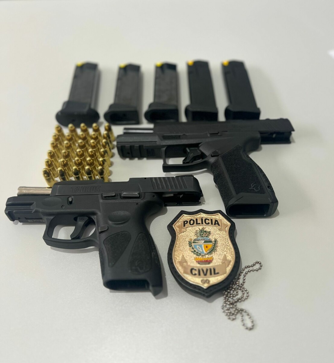 PCGO prende investigado por posse ilegal de armas e cumpre mandado de busca em Pires do Rio