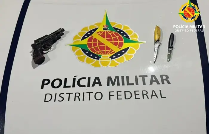 PMDF apreende simulacro de arma de fogo e facas durante ação do GTOP no Park Way