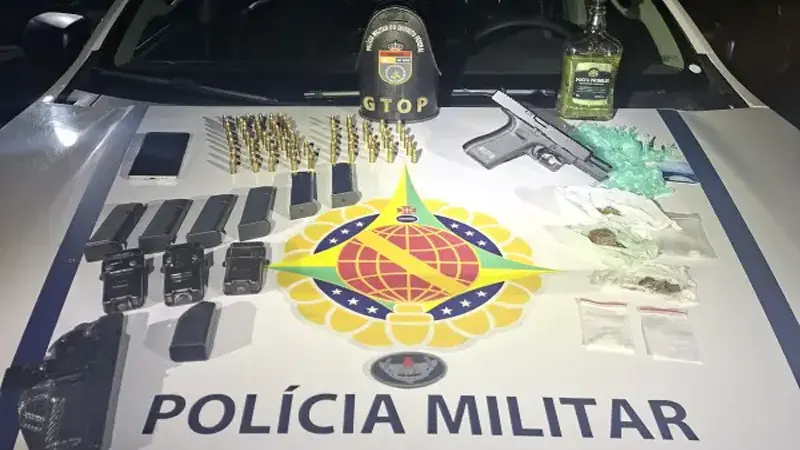 PMDF prende homem com pistola e munições
