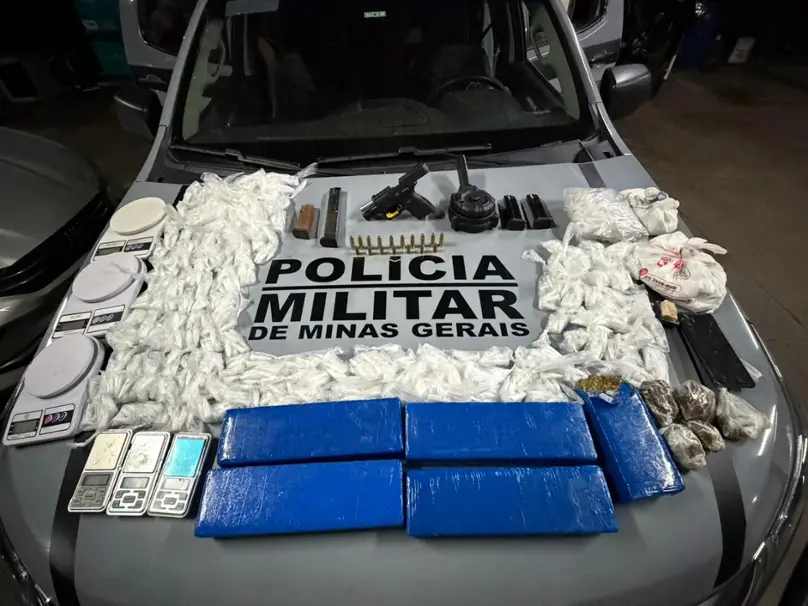 PMMG Vespasiano – Batalhão ROTAM apreende arma, munições e drogas