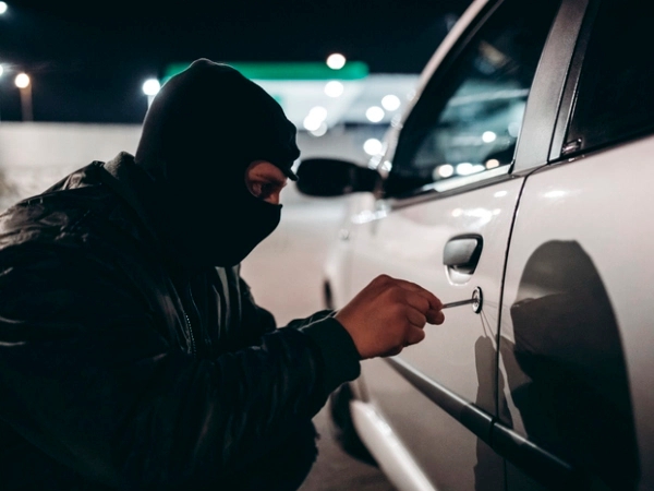 10ª DP prende autor de furtos em veículos no Aeroporto Internacional de Brasília