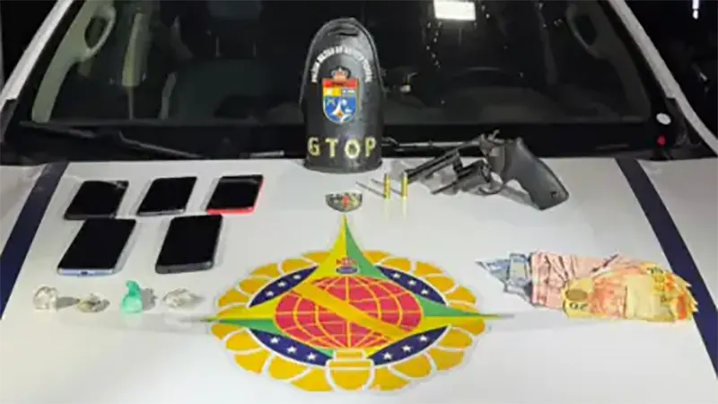 PMDF apreende arma de fogo e drogas durante abordagem veicular na Estrutural