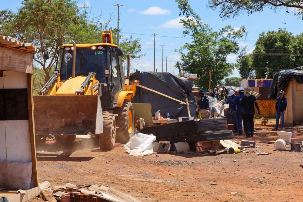 Ação de acolhimento atende 42 pessoas em situação de rua no DF