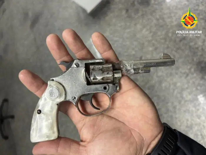 PMDF prende homem de 21 anos por porte ilegal de arma de fogo no Itapoã