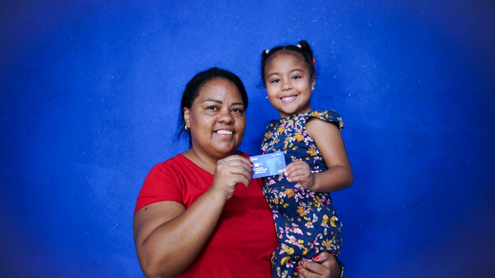 Cartão Uniforme Escolar beneficia famílias e fortalece o comércio local no DF