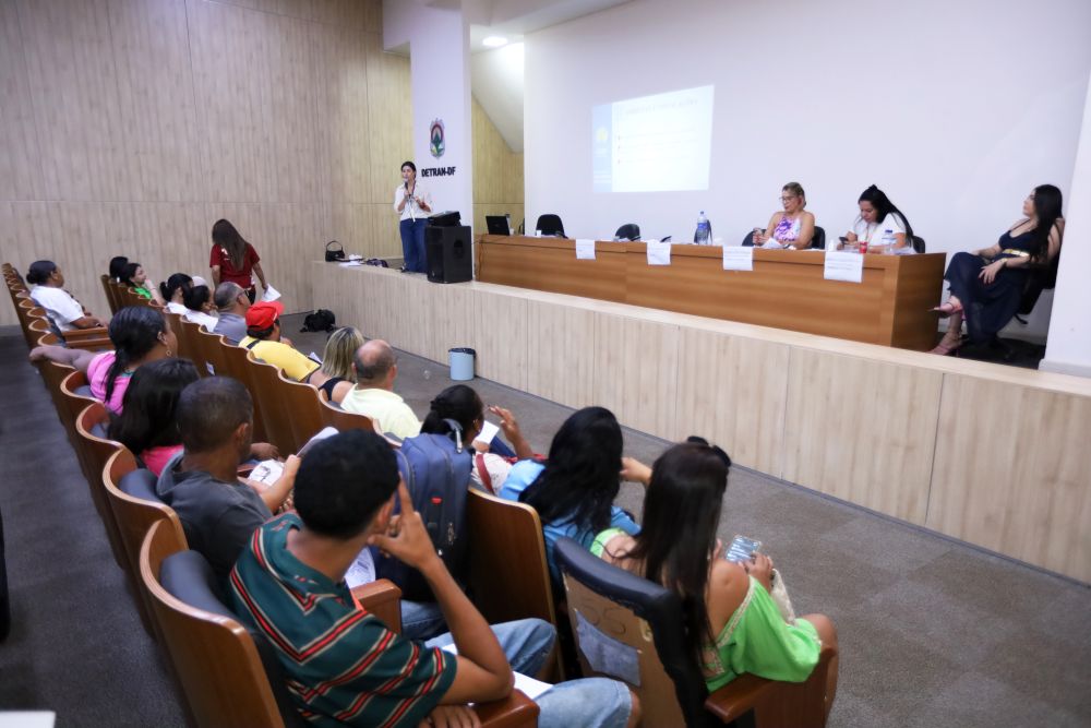 Vigilância Sanitária capacita ambulantes para o Carnaval